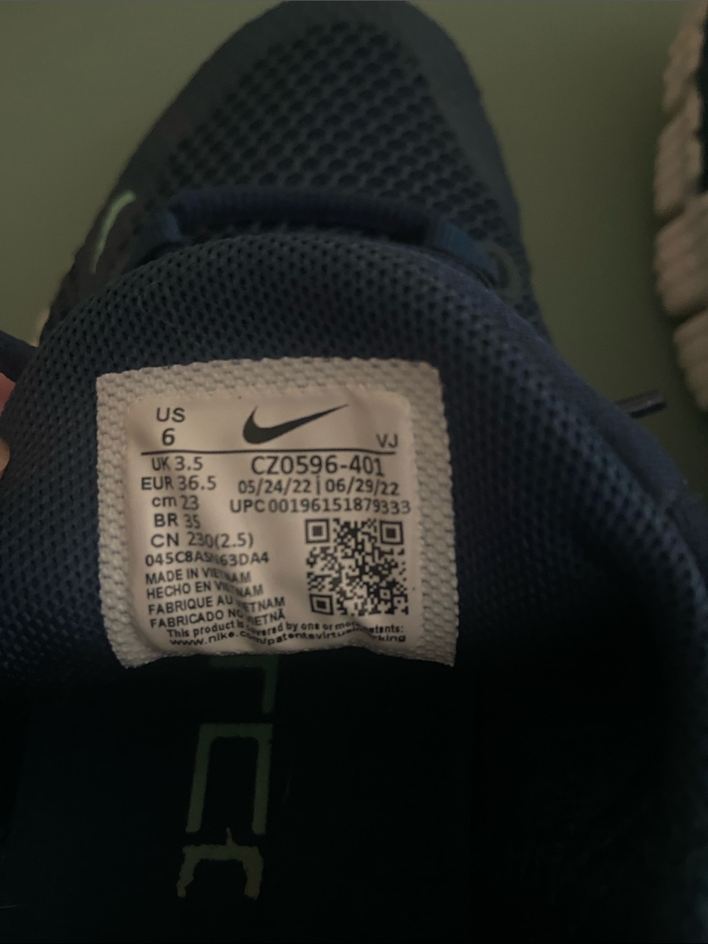 Nike Metcon Shoes - Navy with Mint Green Accents Women’s Size 6 - Picture 2 of 11